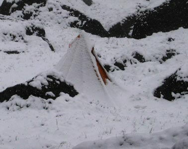 picture of tent in snow